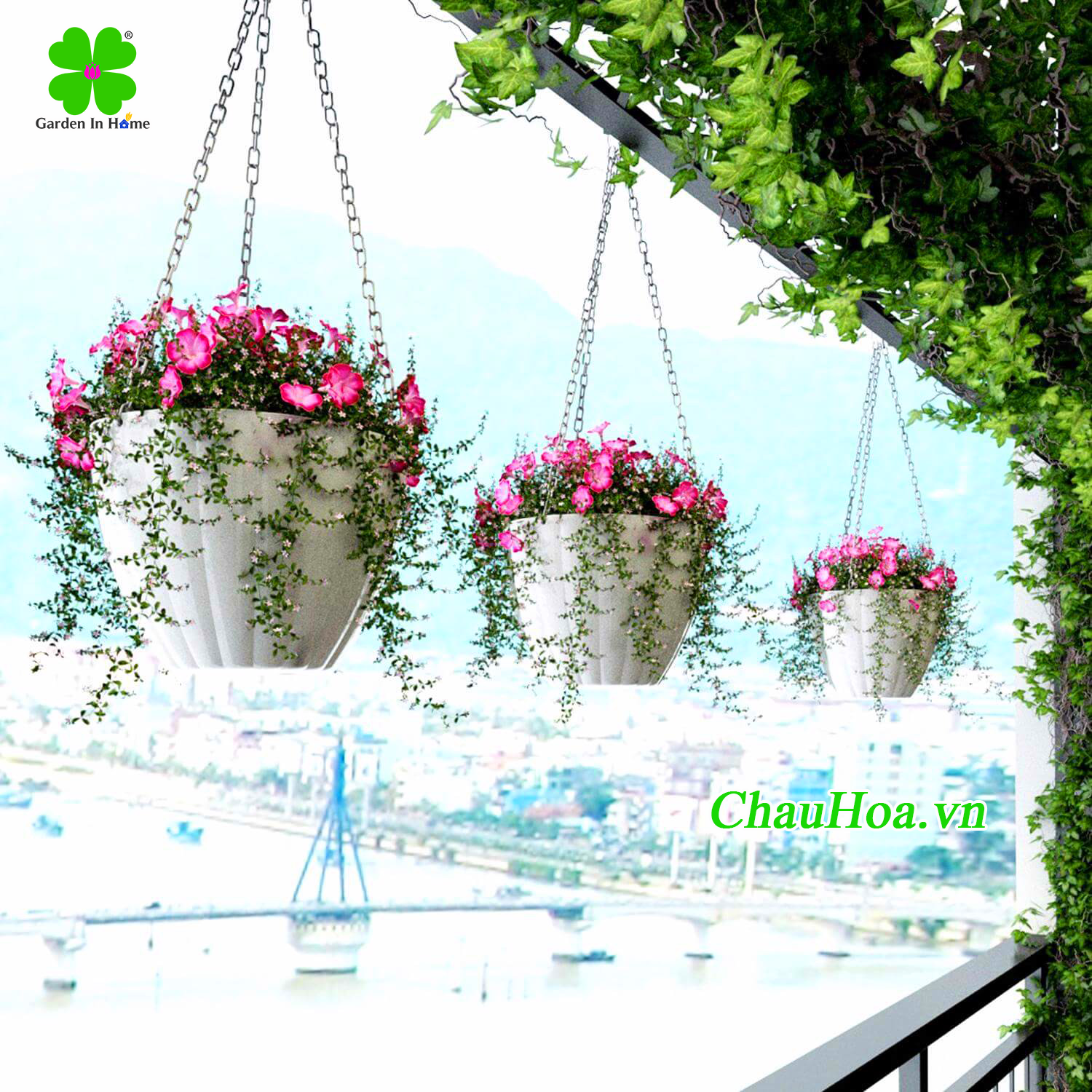 Điểm nhấn hoàn hảo cho ngôi nhà của bạn - chỉ đơn giản là một chậu hoa treo ban công. Điểm nhấn hoàn hảo cho ngôi nhà của bạn - chỉ đơn giản là một chậu hoa treo ban công.