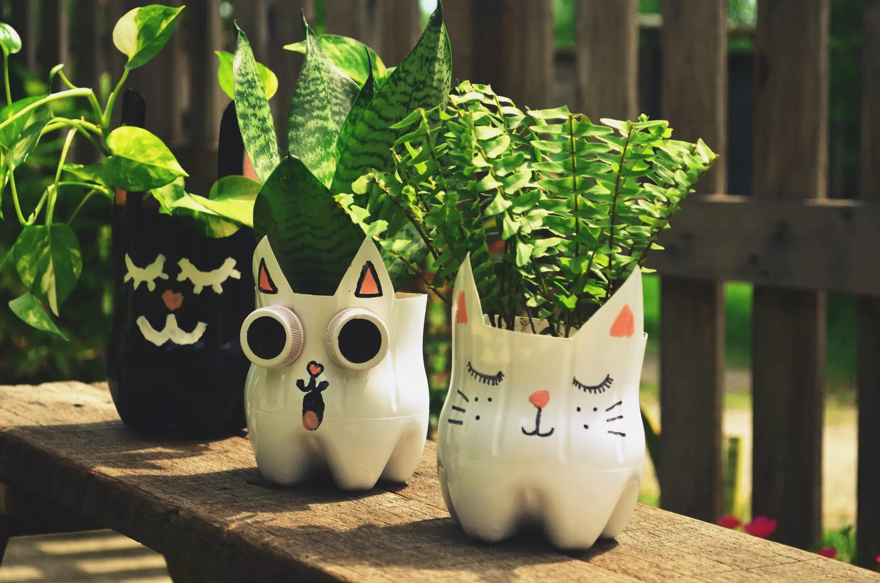 Biến hóa không gian sống chỉ với vài mẫu chậu hoa đẹp tinh tế. Biến hóa không gian sống chỉ với vài mẫu chậu hoa đẹp tinh tế.