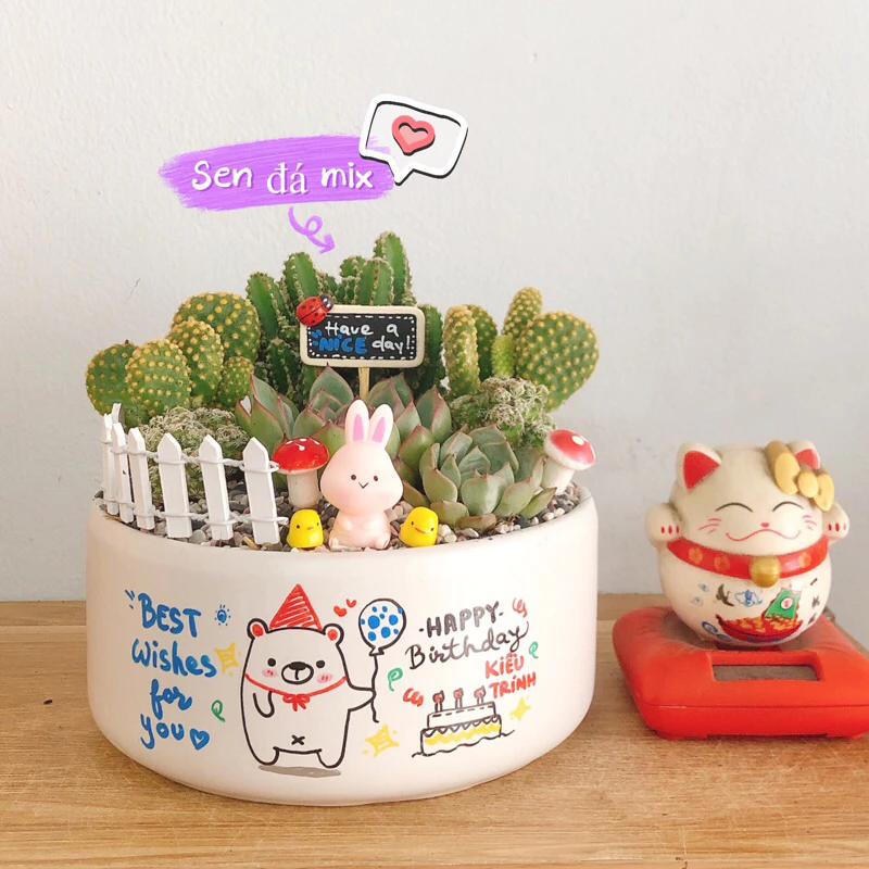 Chậu cây cảnh để bàn không chỉ là món đồ trang trí xinh xắn mà còn mang lại không gian xanh mát, thư giãn cho mọi góc nhỏ trong nhà bạn. Chậu cây cảnh để bàn không chỉ là món đồ trang trí xinh xắn mà còn mang lại không gian xanh mát, thư giãn cho mọi góc nhỏ trong nhà bạn.