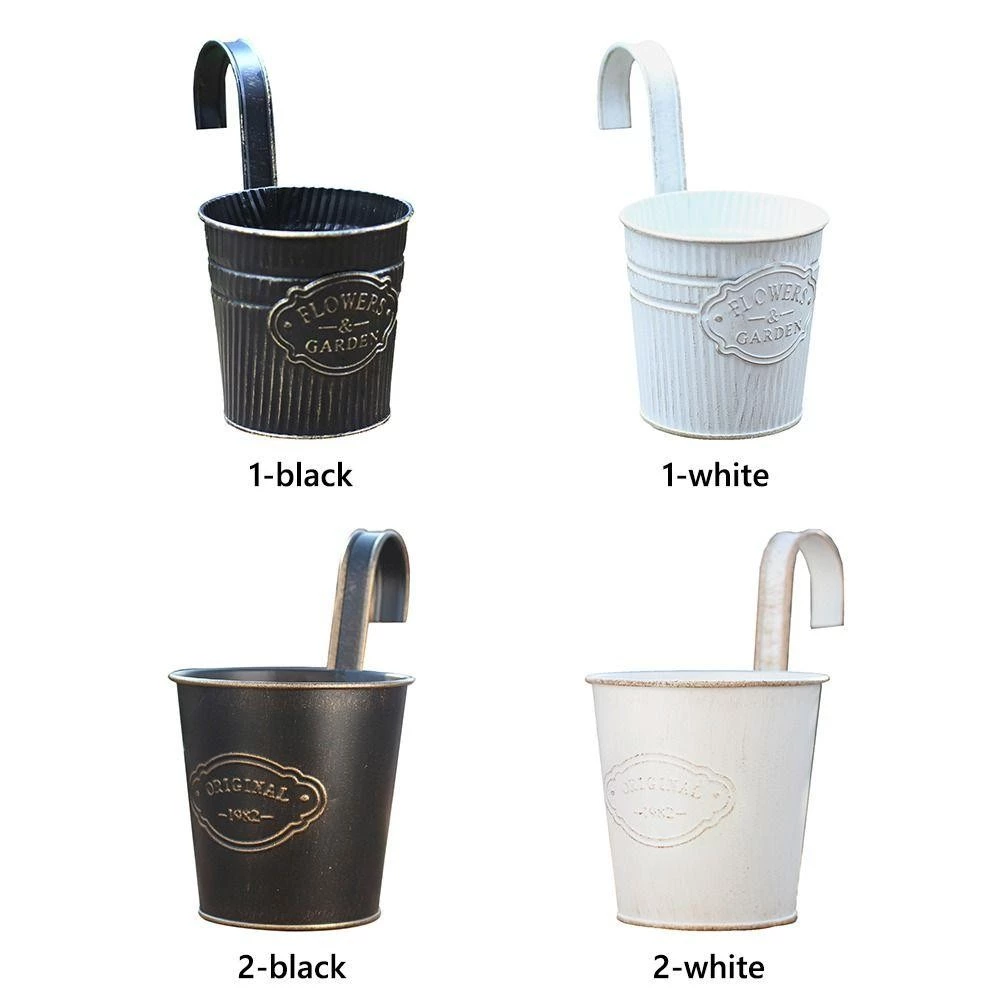 Tô điểm cho ngôi nhà thêm sức sống với những mẫu chậu treo ban công độc đáo. Tô điểm cho ngôi nhà thêm sức sống với những mẫu chậu treo ban công độc đáo.