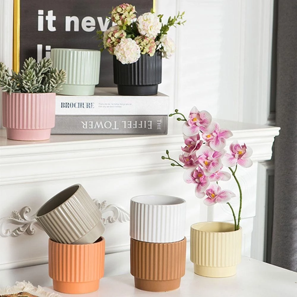 Điểm tô không gian xanh mát và tinh tế với chiếc chậu gốm sứ trồng cây này. Bạn có yêu vẻ đẹp này không? ✨ Điểm tô không gian xanh mát và tinh tế với chiếc chậu gốm sứ trồng cây này. Bạn có yêu vẻ đẹp này không? ✨