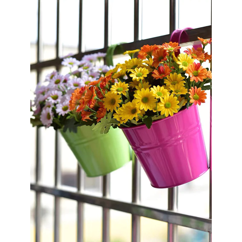 Vẻ đẹp bền vững cùng Chậu Treo Ban Công Sắt Nghệ Thuật của bạn. Vẻ đẹp bền vững cùng Chậu Treo Ban Công Sắt Nghệ Thuật của bạn.