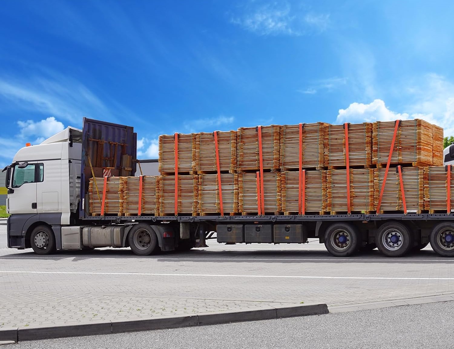 Critical Advice Use load-rated chains or protectors; involve team members for safe handling of large-scale operations. Critical Advice Use load-rated chains or protectors; involve team members for safe handling of large-scale operations.