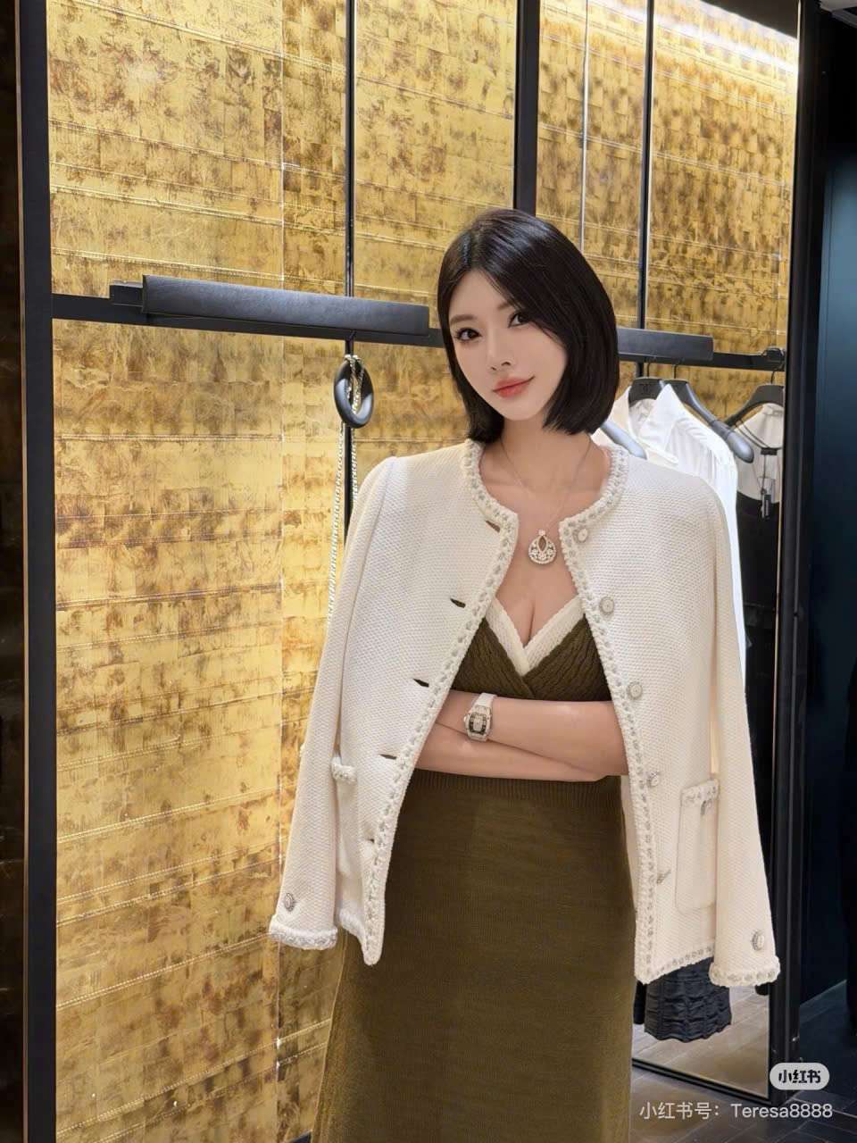Áo Khoác Tweed Chanel Màu Trắng Cao Cấp Chuẩn Boutique Áo Khoác Tweed Chanel Màu Trắng Cao Cấp Chuẩn Boutique