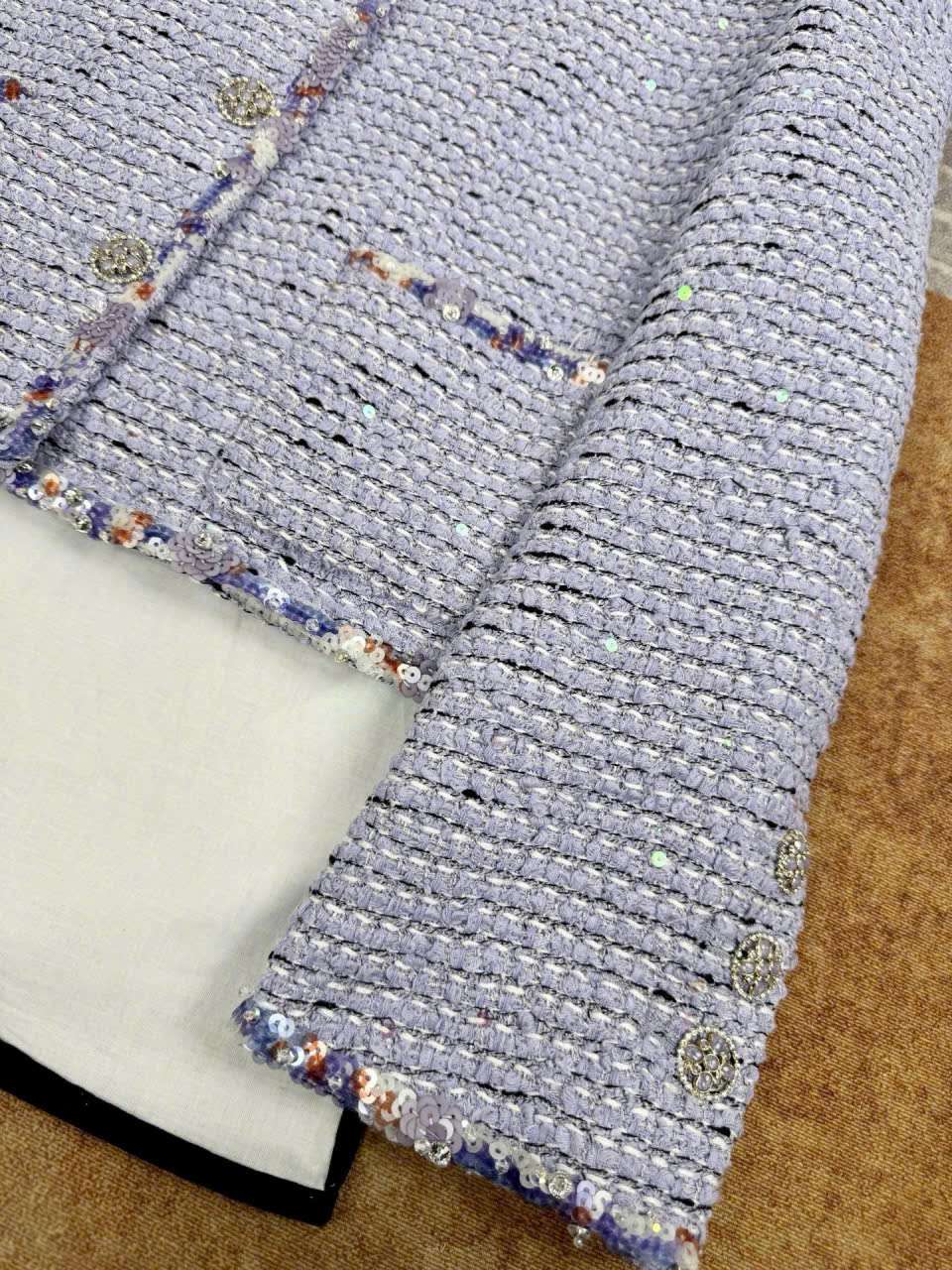 Áo Tweed Chanel Sequin Màu Tím Cao Cấp Tuyển Chọn Áo Tweed Chanel Sequin Màu Tím Cao Cấp Tuyển Chọn