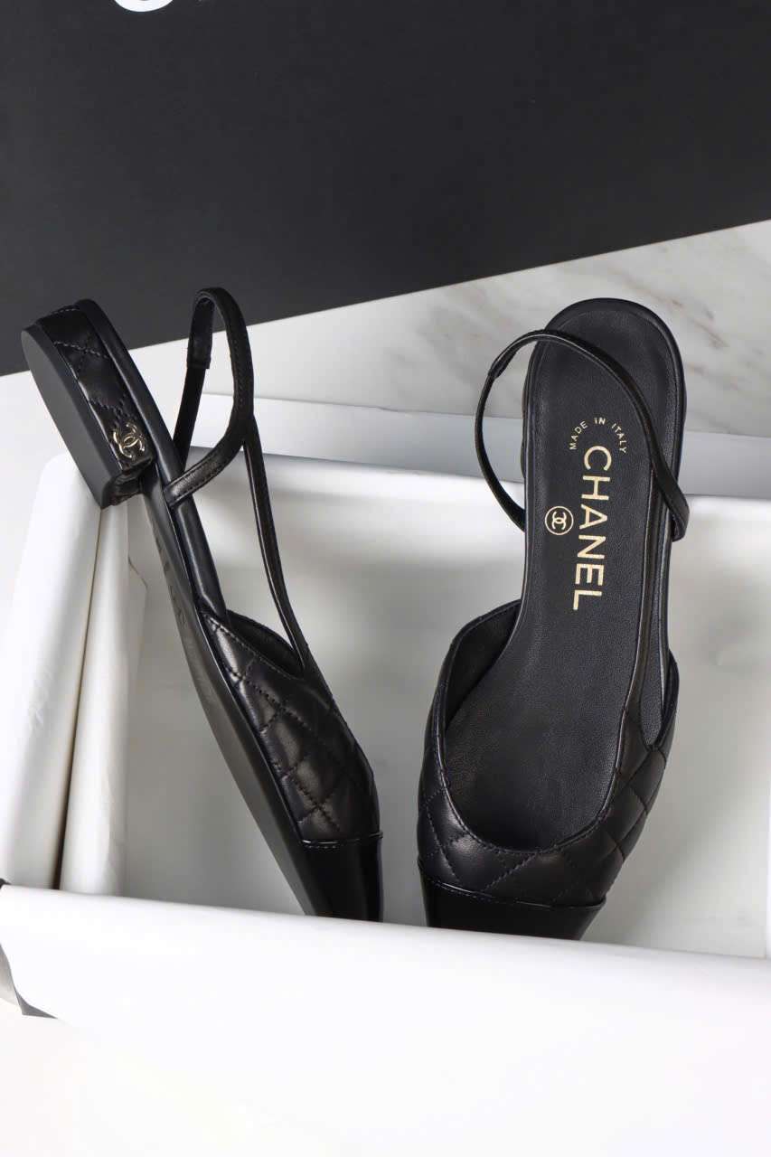 Giày Chanel Slingback Đế Thấp Chần Trám Đen Cao Cấp Giày Chanel Slingback Đế Thấp Chần Trám Đen Cao Cấp