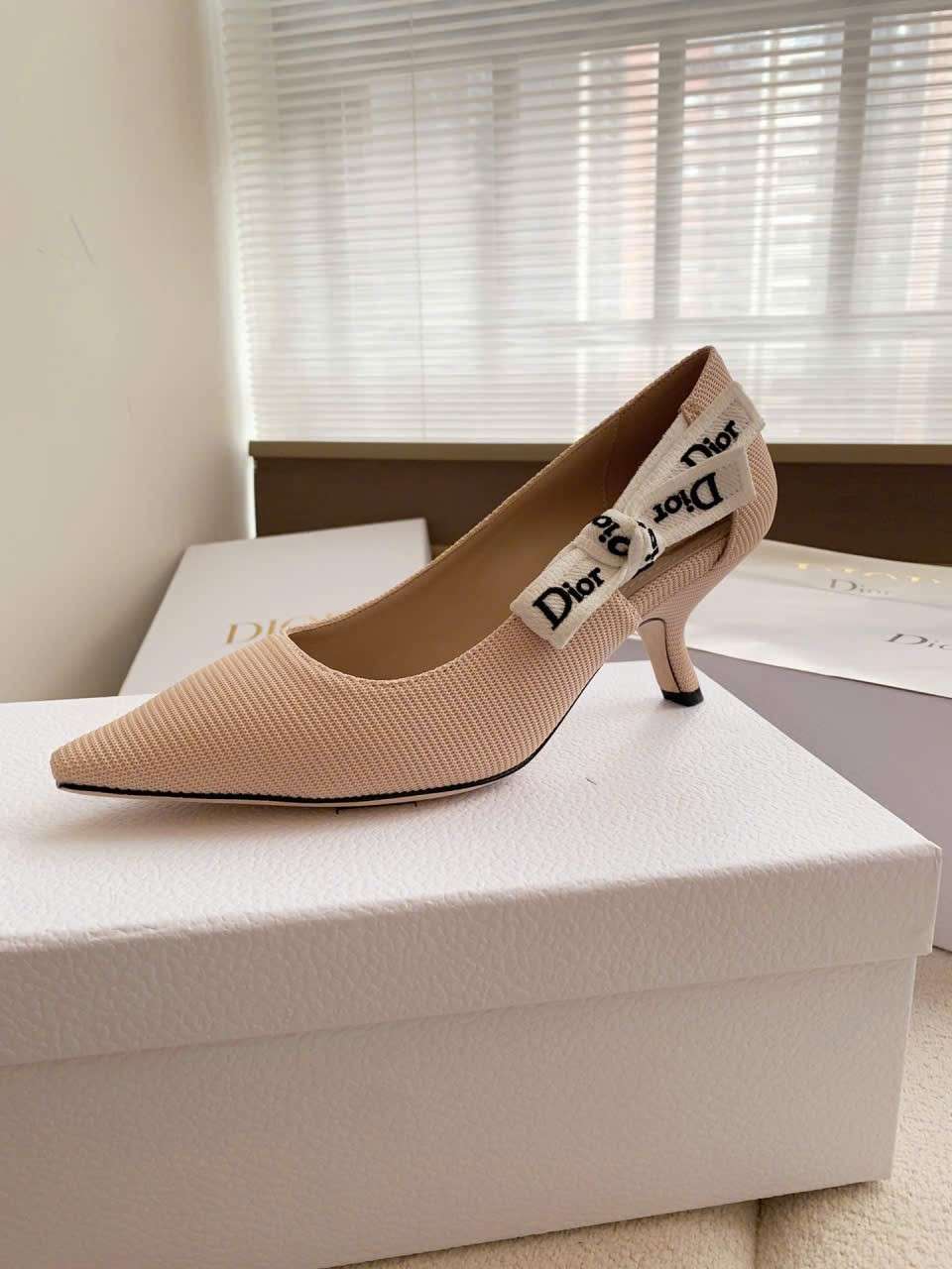 Giày Jadior Kem Gót 6.5cm Quai Dệt Cao Cấp Giày Jadior Kem Gót 6.5cm Quai Dệt Cao Cấp