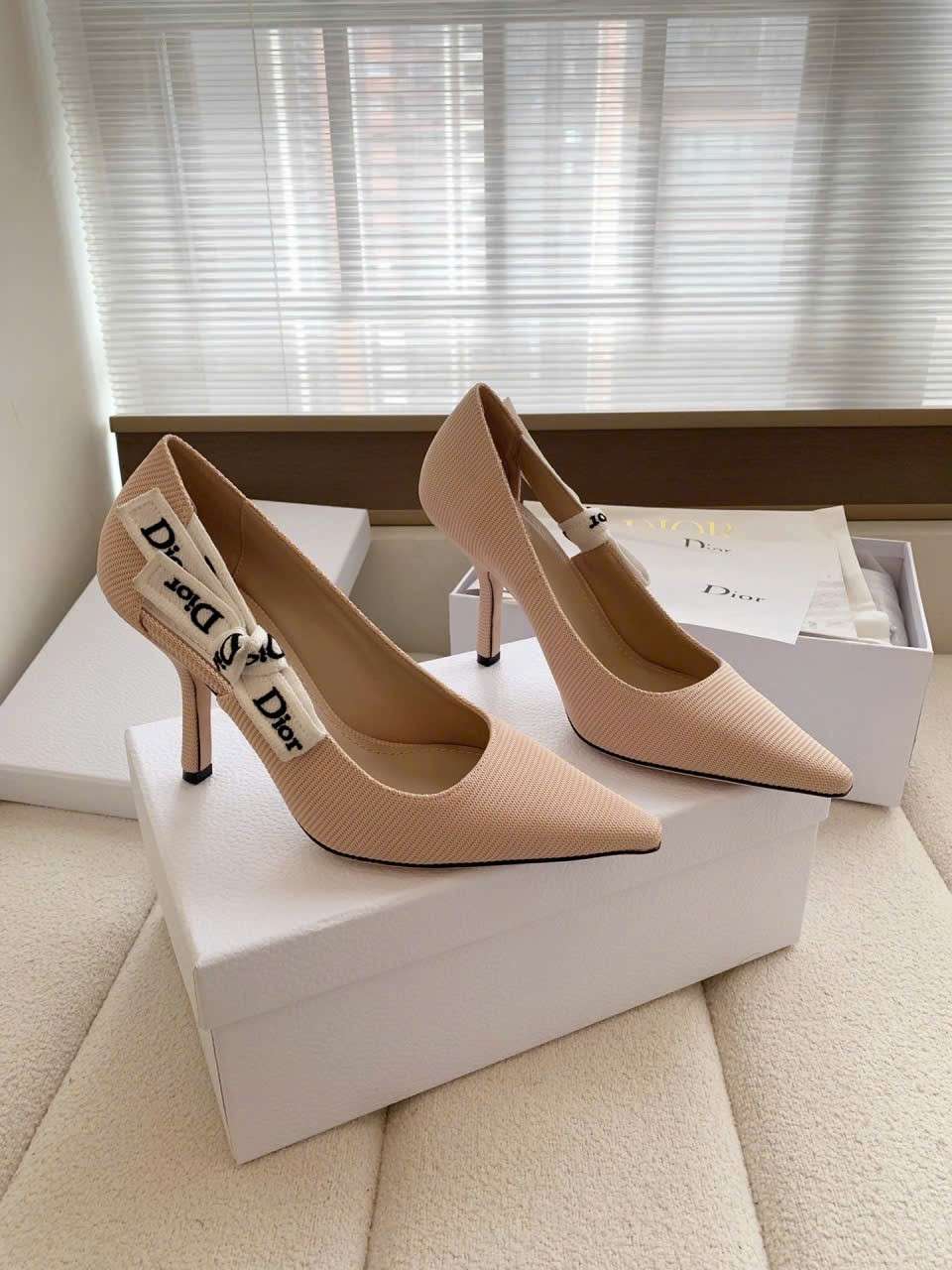 Giày Jadior Kem Gót 9.5cm Tuyển Chọn Luxury Giày Jadior Kem Gót 9.5cm Tuyển Chọn Luxury