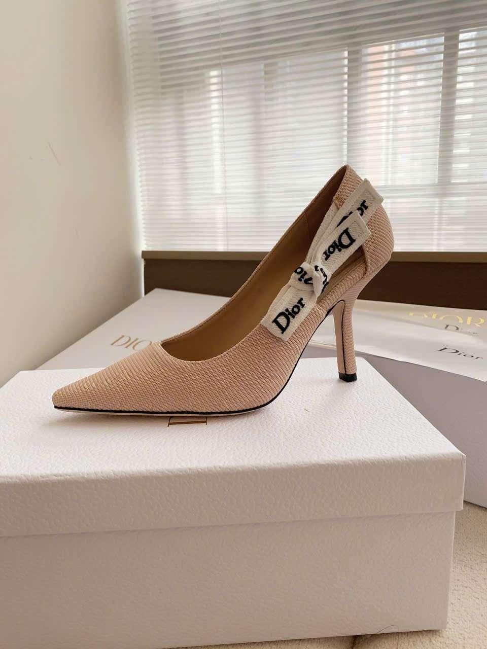 Giày Jadior Kem Gót 9.5cm Tuyển Chọn Luxury Giày Jadior Kem Gót 9.5cm Tuyển Chọn Luxury
