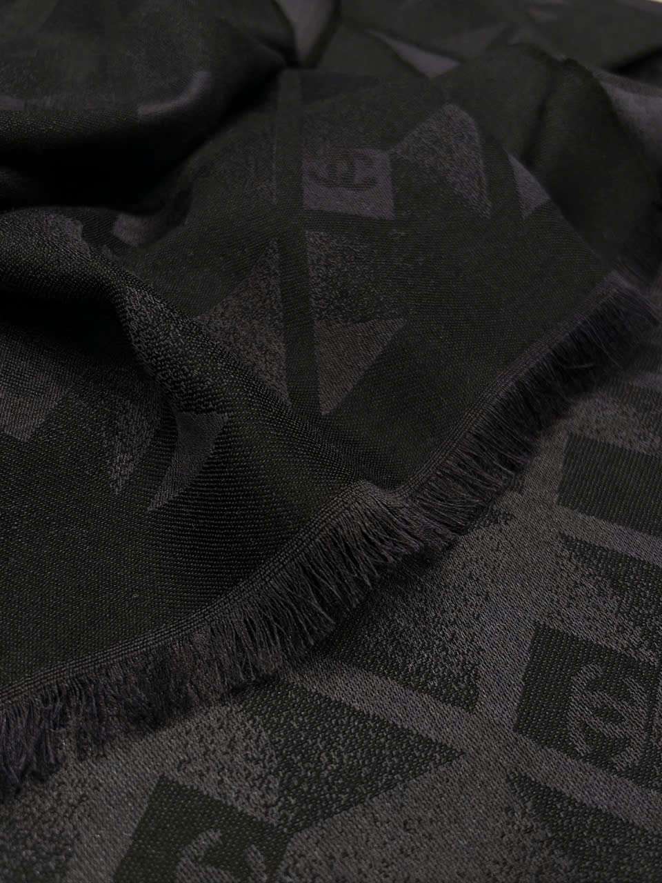 Khăn Chanel màu đen cashmere lụa cao cấp Khăn Chanel màu đen cashmere lụa cao cấp