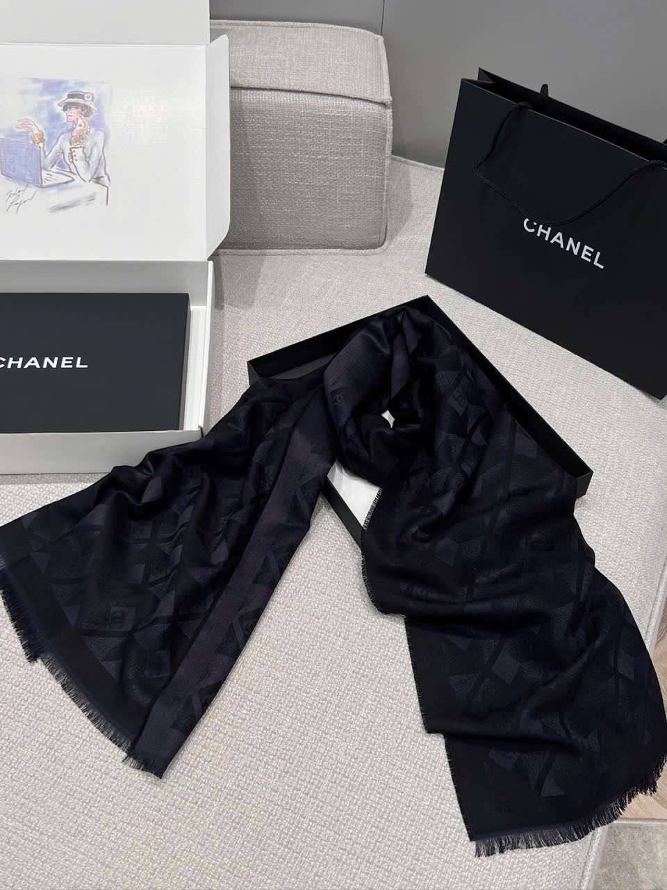 Khăn Chanel màu đen cashmere lụa cao cấp Khăn Chanel màu đen cashmere lụa cao cấp