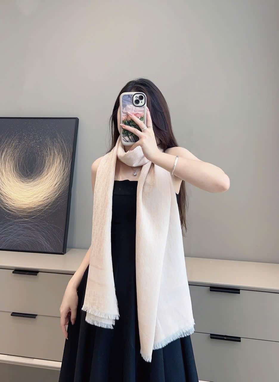 Khăn Dior nữ họa tiết Oblique bản lớn mềm nhẹ thanh lịch Khăn Dior nữ họa tiết Oblique bản lớn mềm nhẹ thanh lịch