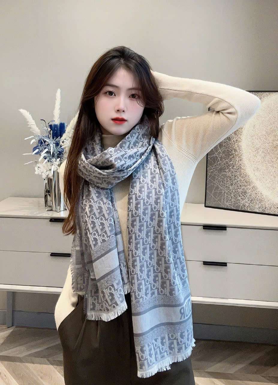 Khăn Dior nữ họa tiết Oblique bản lớn mềm nhẹ thanh lịch Khăn Dior nữ họa tiết Oblique bản lớn mềm nhẹ thanh lịch