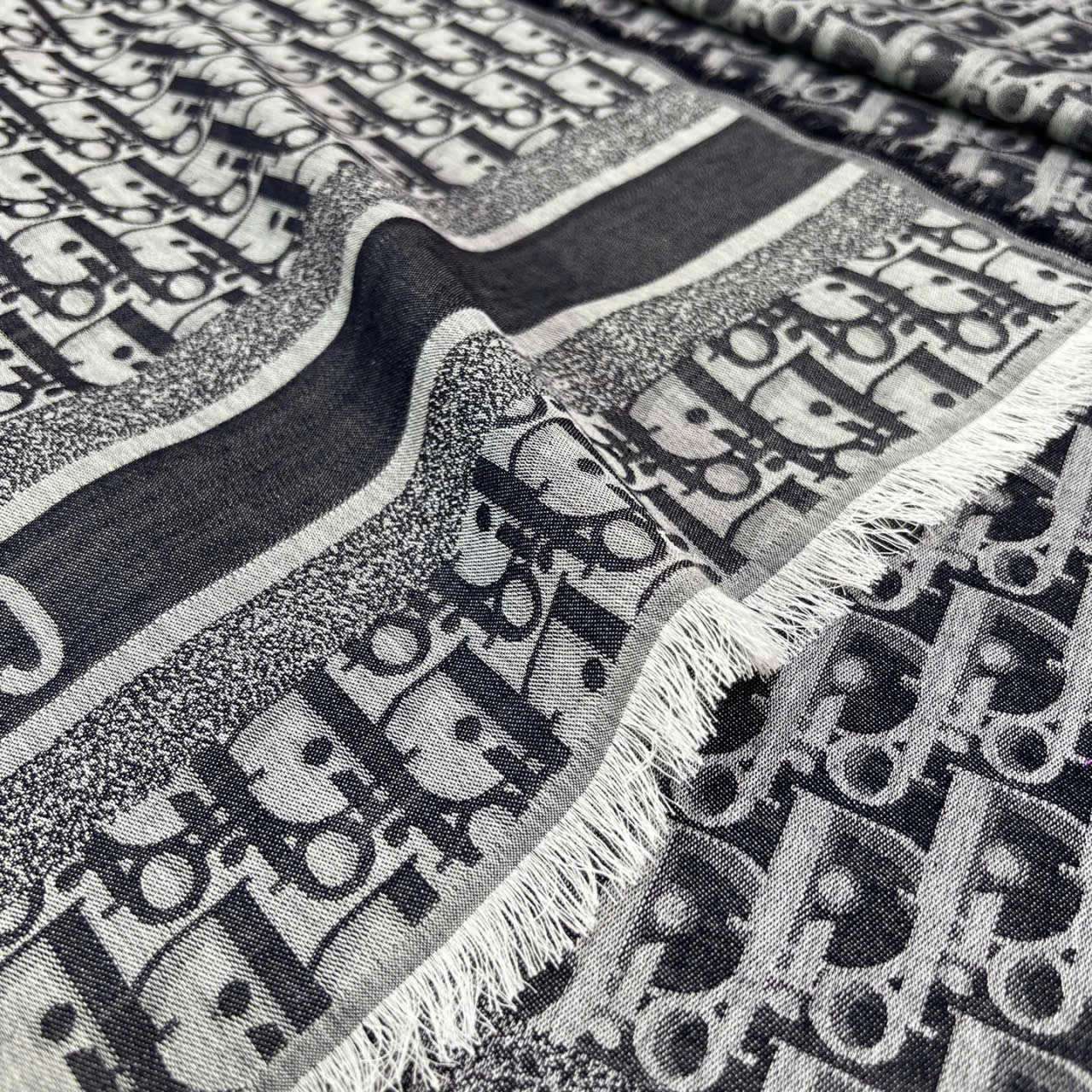 Khăn choàng Dior Oblique jacquard màu xanh navy thanh lịch Khăn choàng Dior Oblique jacquard màu xanh navy thanh lịch