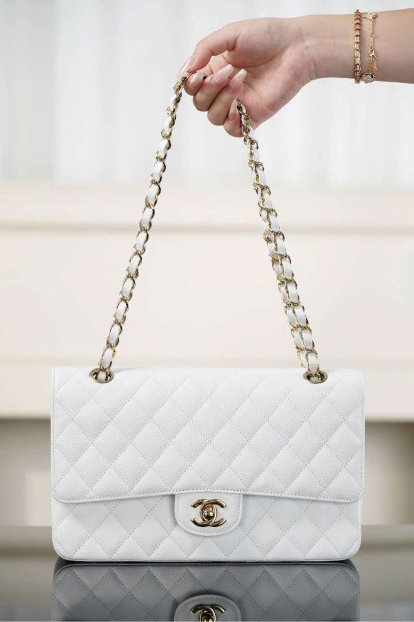Lưu ý sử dụng túi Chanel Classic Flap da Caviar để giữ độ bền lâu dài Lưu ý sử dụng túi Chanel Classic Flap da Caviar để giữ độ bền lâu dài