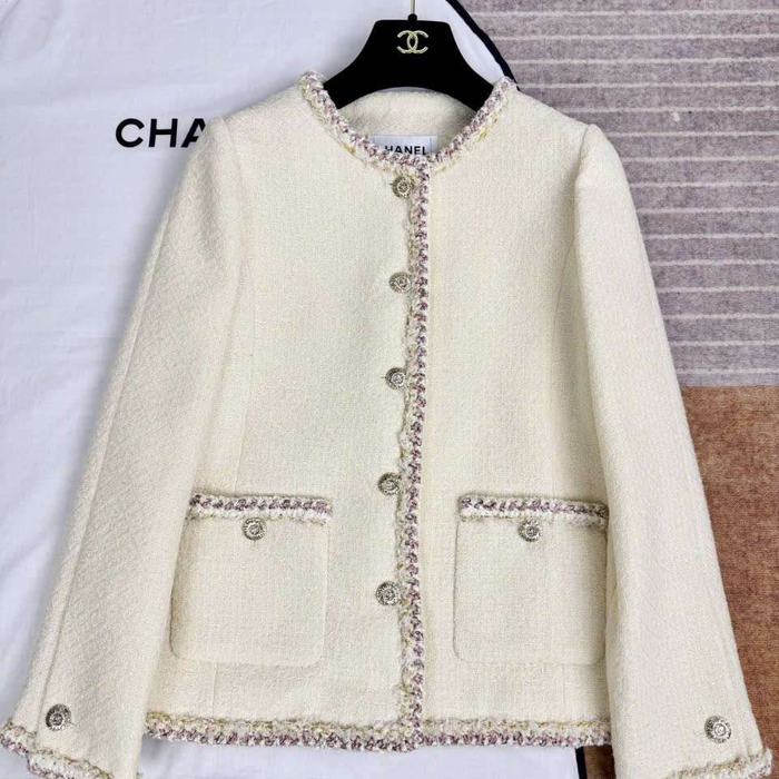 Mặc Đi Tiệc Nhẹ Nhàng Hơn Với Áo Tweed Chanel Vip 1:1 Tại TPHCM