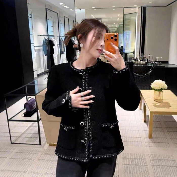 Áo Khoác Tweed Chanel Màu Đen Sang Trọng Dành Cho Phái Đẹp