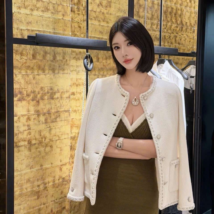 Áo Khoác Tweed Chanel Màu Trắng Cao Cấp Thanh Lịch Phong Cách Paris