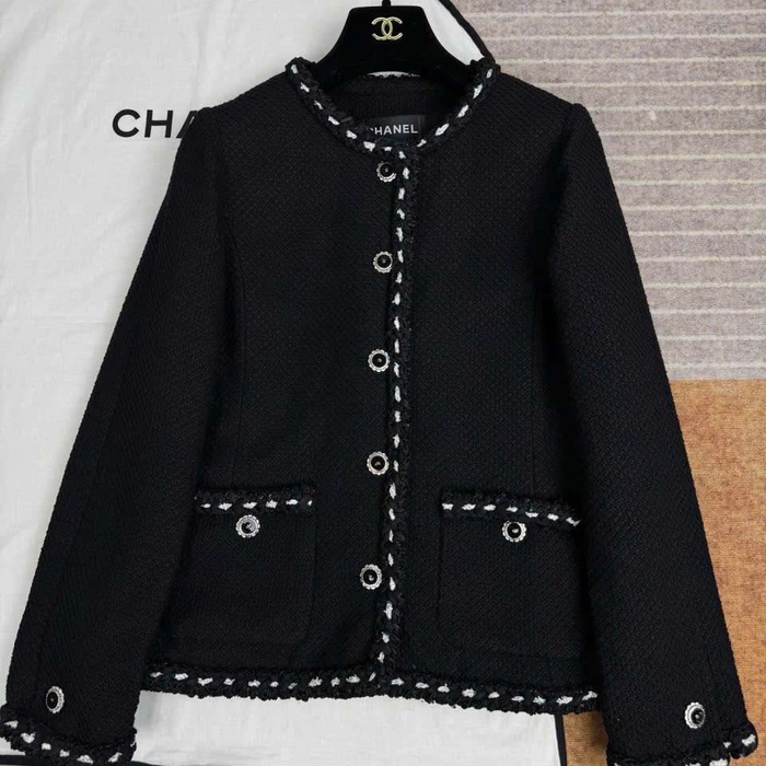 Áo Khoác Tweed Chanel Màu Đen Sang Trọng Dành Cho Phái Đẹp