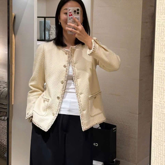 Mặc Đi Tiệc Nhẹ Nhàng Hơn Với Áo Tweed Chanel Vip 1:1 Tại TPHCM