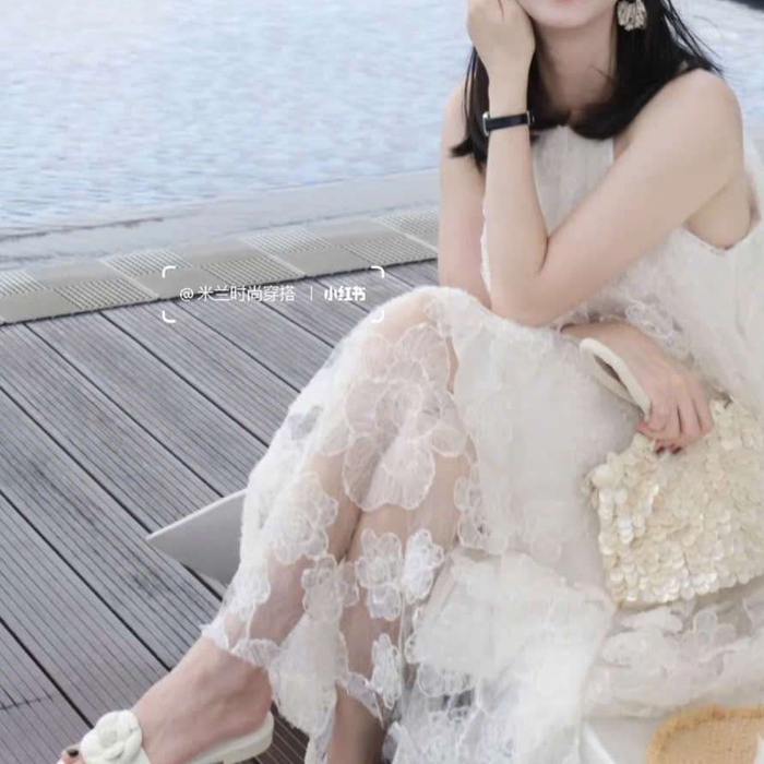 Dép Chanel Đế Bệt Đính Hoa Trà Màu Đen Trắng Dễ Phối Đồ Hàng Ngày