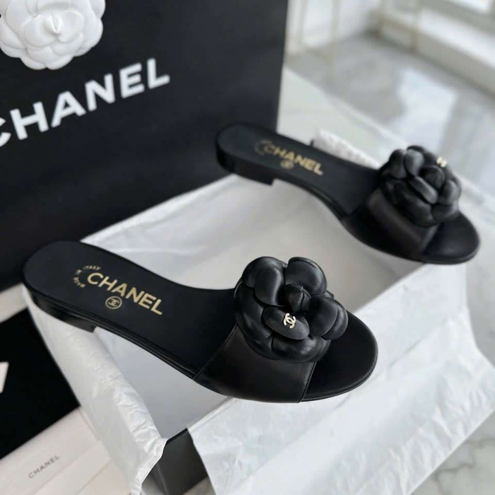 Dép Chanel Đế Bệt Đính Hoa Trà Màu Đen Trắng Dễ Phối Đồ Hàng Ngày