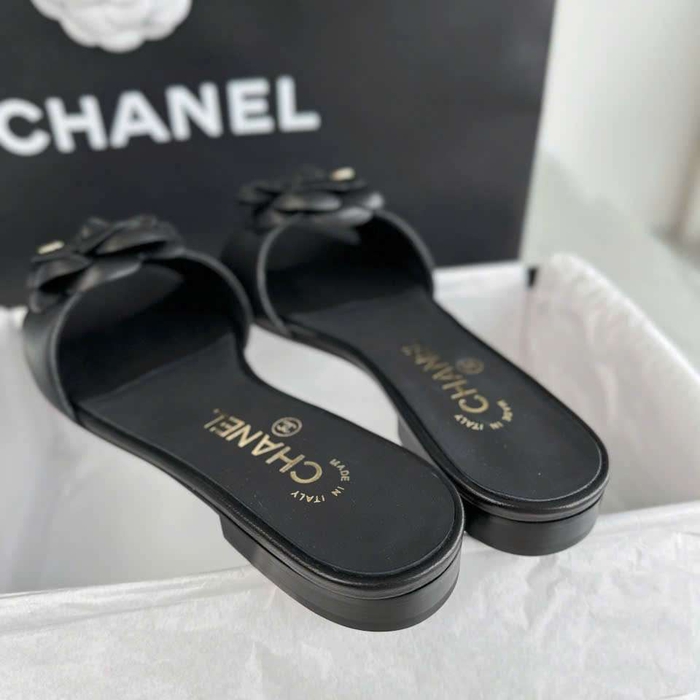 Dép Chanel Đế Bệt Đính Hoa Trà Màu Đen Trắng Dễ Phối Đồ Hàng Ngày