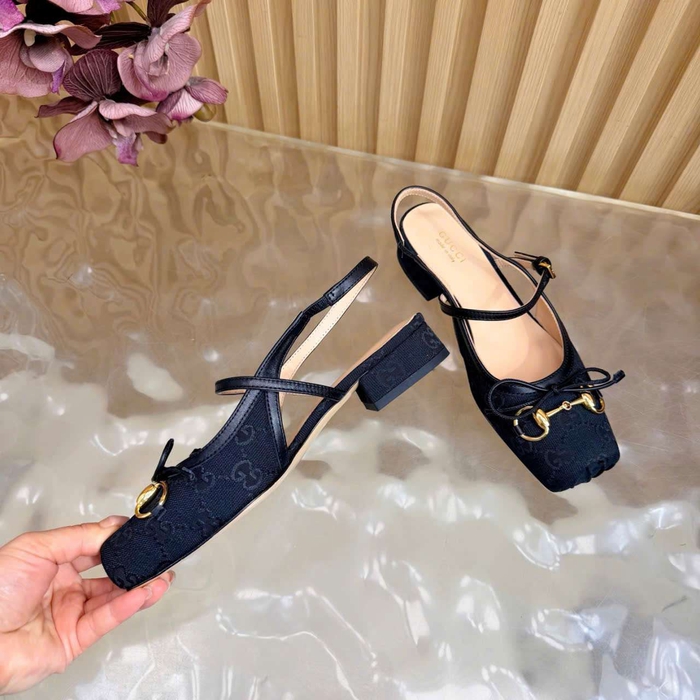 Dép Sandal Gucci Đế Thấp Hợp Đi Làm Đi Chơi