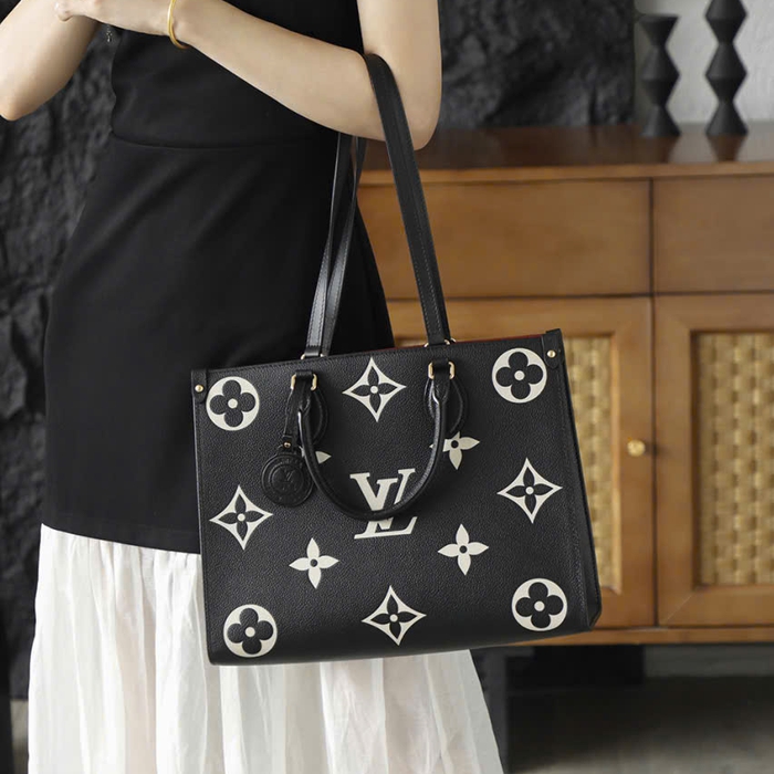 Túi Louis Vuitton Onthego Màu Đen Size 35 Dùng Cho Chuyến Đi Dài