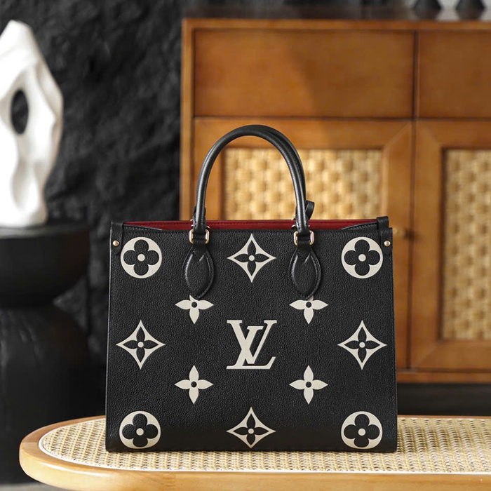 Túi Louis Vuitton Onthego Màu Đen Size 35 Dùng Cho Chuyến Đi Dài