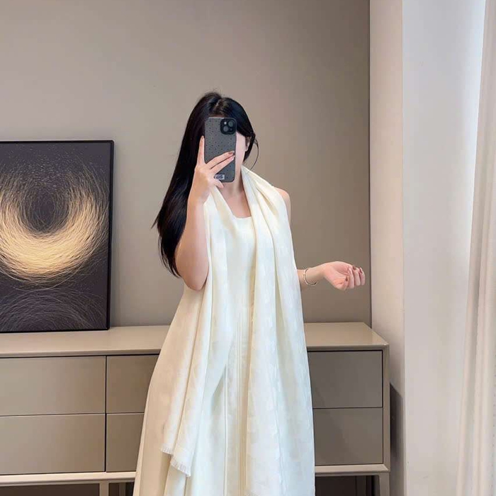Khăn Choàng Chanel Lụa Cashmere Cao Cấp Sang Trọng Hợp Mùa Thu Đông