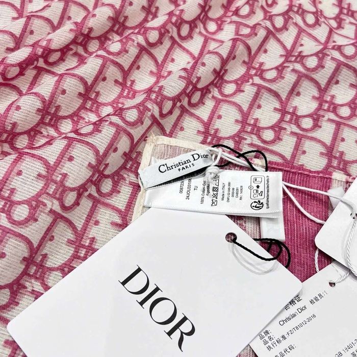 Mẫu Khăn Quàng Dior Vip Tại Hải Phòng Giúp Cho Chị Em Thêm Sang Chảnh