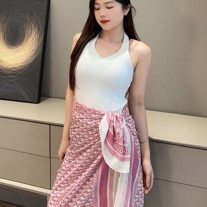 Mẫu Khăn Quàng Dior Vip Tại Hải Phòng Giúp Cho Chị Em Thêm Sang Chảnh