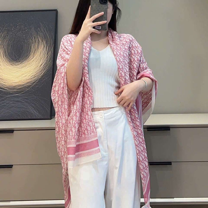 Mẫu Khăn Quàng Dior Vip Tại Hải Phòng Giúp Cho Chị Em Thêm Sang Chảnh