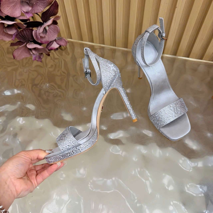 Shop Giày Sandal LV Đính Đá Siêu Cấp Tại Cần Thơ Tôn Dáng Khi Đi Tiệc