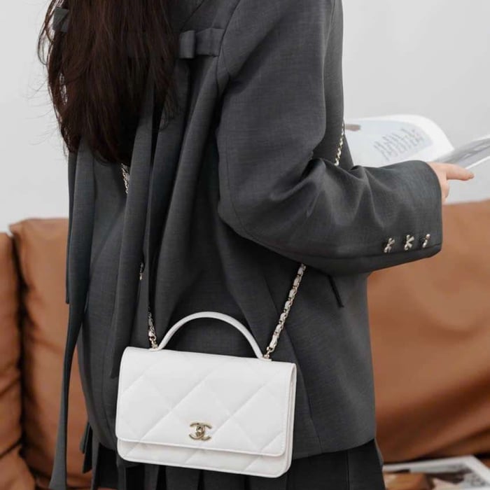 Túi Chanel Woc 25k Màu Trắng Có Vừa Điện Thoại Không