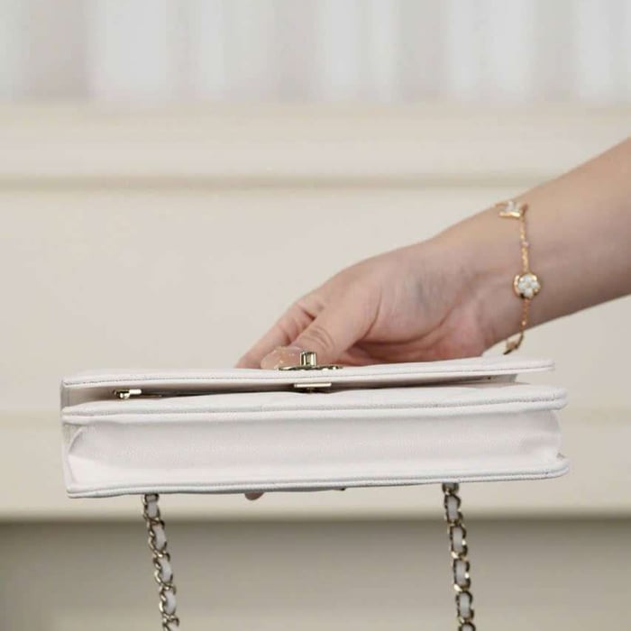 Túi Chanel Woc 25k Màu Trắng Có Vừa Điện Thoại Không