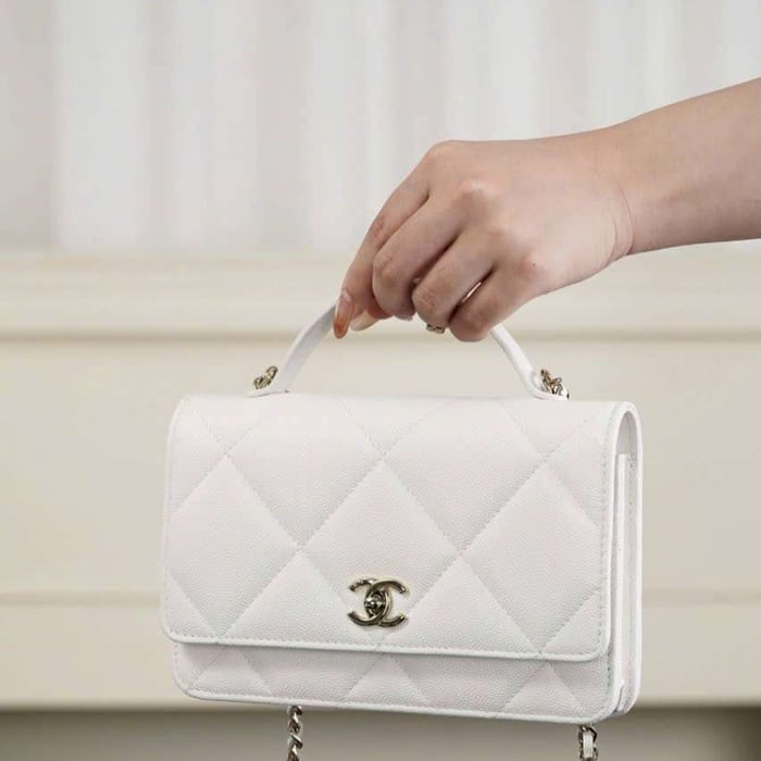 Túi Chanel Woc 25k Màu Trắng Có Vừa Điện Thoại Không