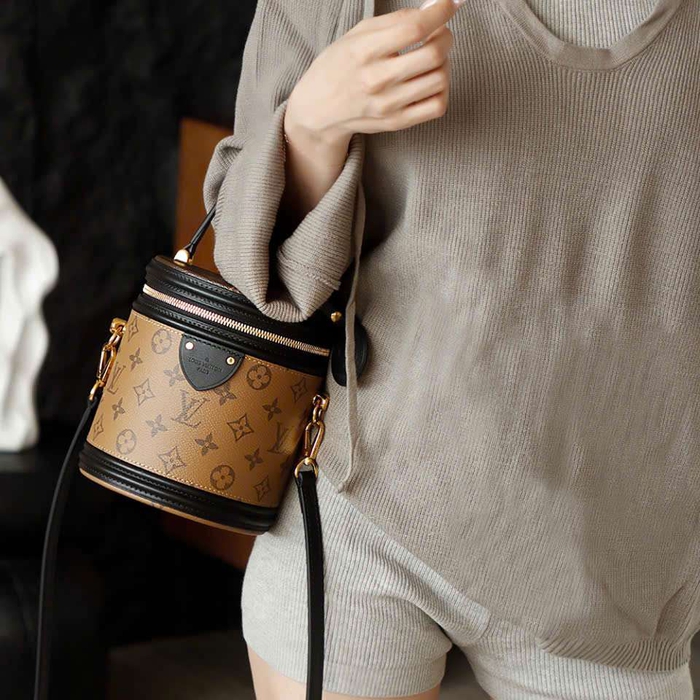 Túi Lv Cannes Màu Nâu Monogram Phối Da Phong Cách Trẻ Trung
