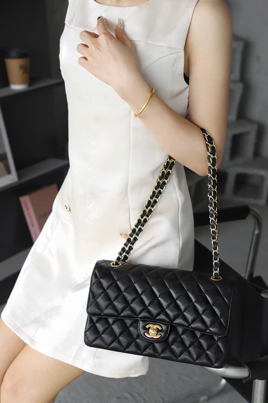 Túi Chanel classic màu đen da bê luxury 2 Túi Chanel classic màu đen da bê luxury 2