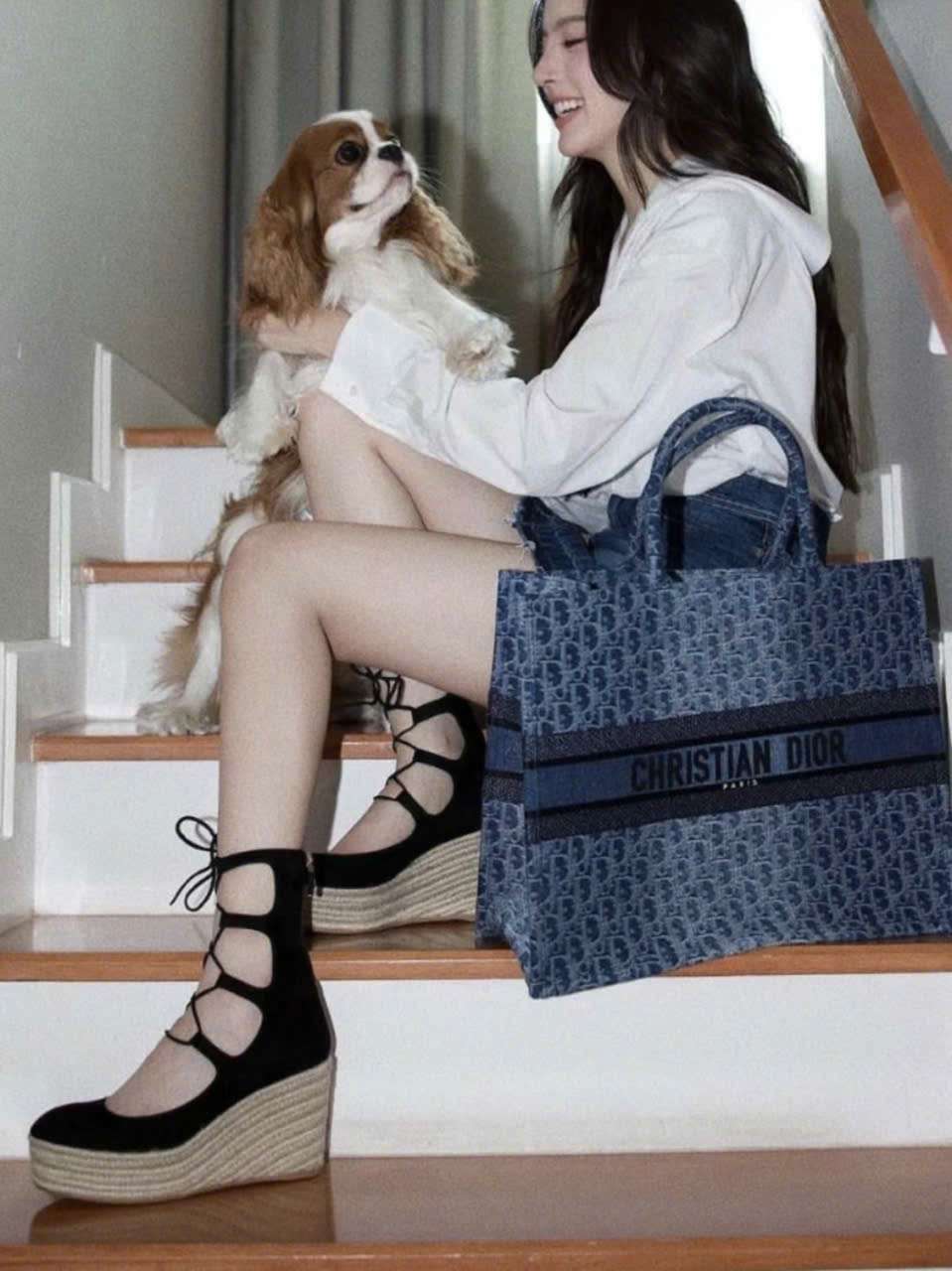 Túi Xách Book tote phong cách phóng khoáng Túi Xách Book tote phong cách phóng khoáng