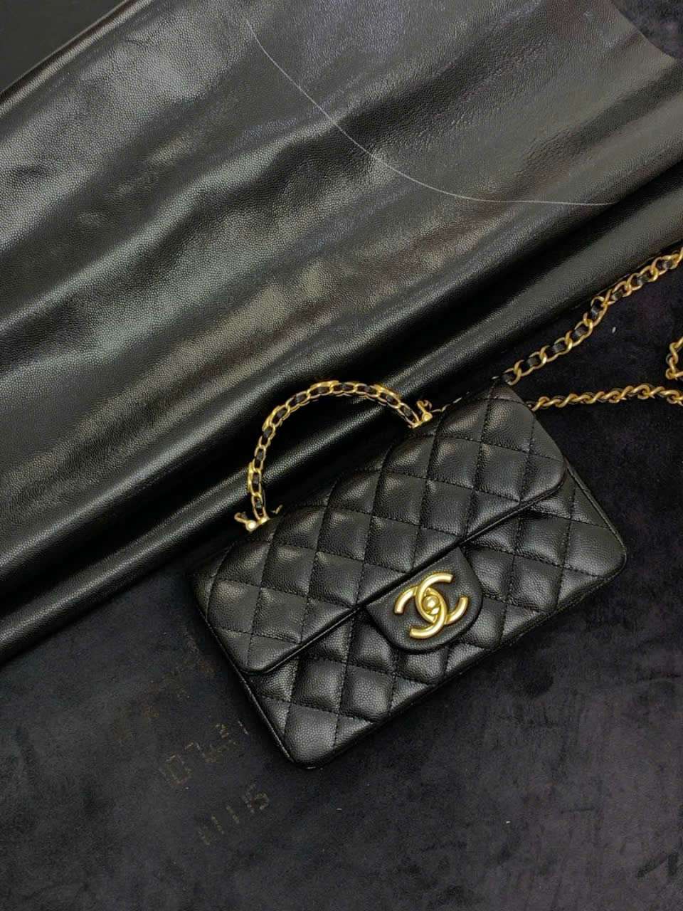 Túi Xách Chanel Classic Flap Mini Đen da nhập khẩu dây Đeo Kim Loại Túi Xách Chanel Classic Flap Mini Đen da nhập khẩu dây Đeo Kim Loại