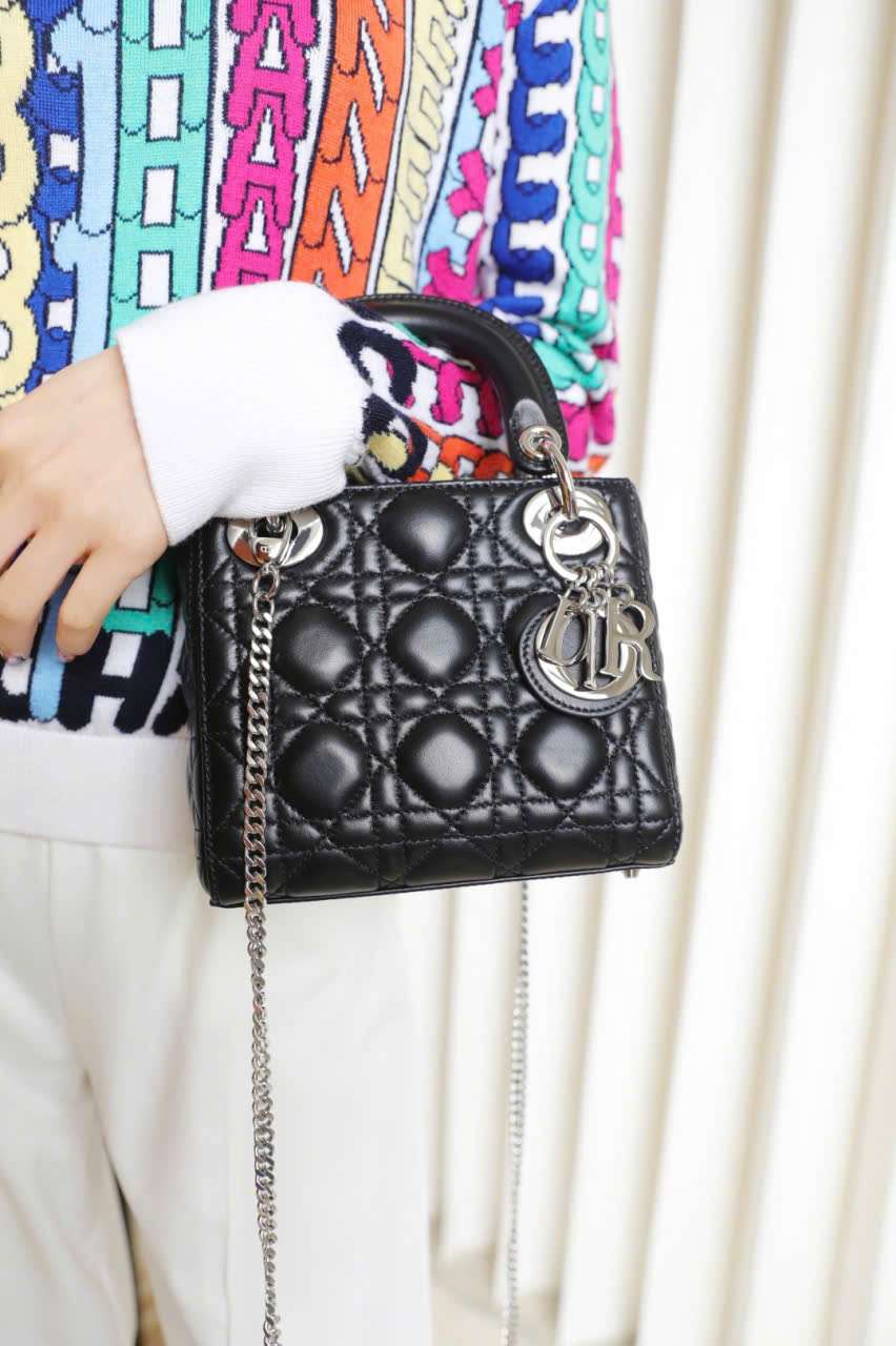 Túi Xách Dior Lady Mini Luxury Da Cừu Đen Phom Chuan Tuyệt Đẹp Túi Xách Dior Lady Mini Luxury Da Cừu Đen Phom Chuan Tuyệt Đẹp