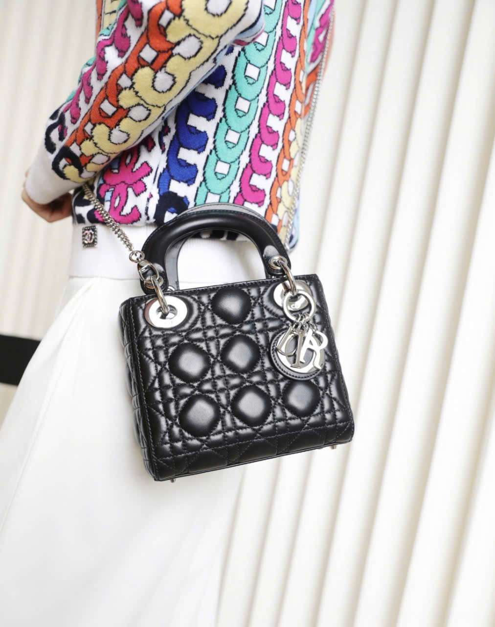 Túi Xách Dior Lady Mini Luxury Da Cừu Đen Phom Chuan Tuyệt Đẹp Túi Xách Dior Lady Mini Luxury Da Cừu Đen Phom Chuan Tuyệt Đẹp