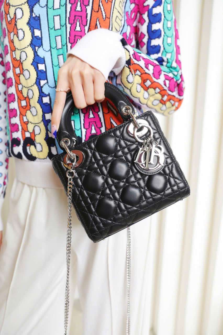 Túi Xách Dior Lady Mini Luxury Da Cừu Đen Phom Chuan Tuyệt Đẹp Túi Xách Dior Lady Mini Luxury Da Cừu Đen Phom Chuan Tuyệt Đẹp