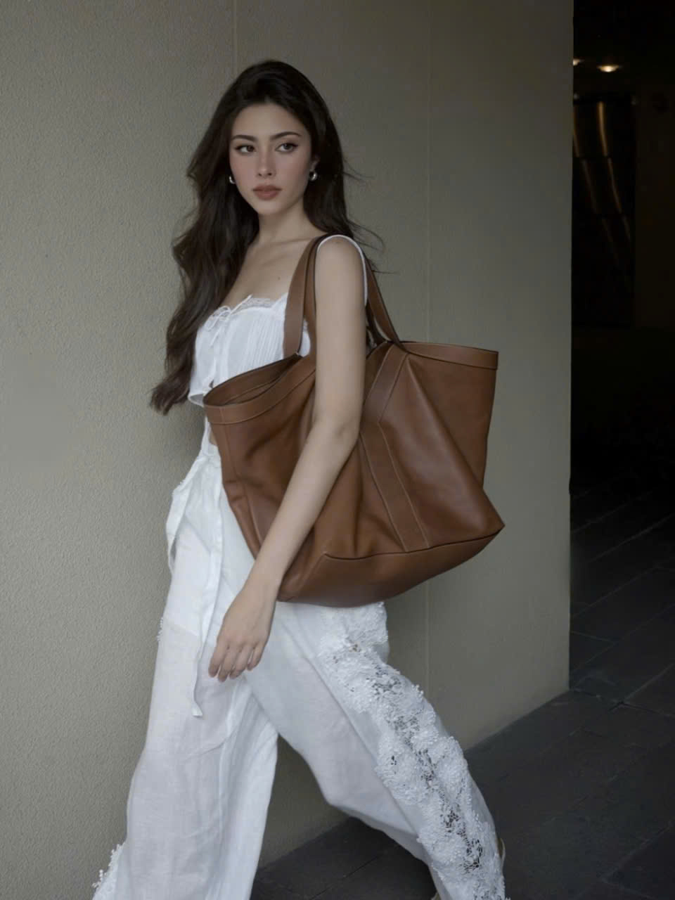 túi xách Ysl màu nâu big size phong cách hiện đại túi xách Ysl màu nâu big size phong cách hiện đại