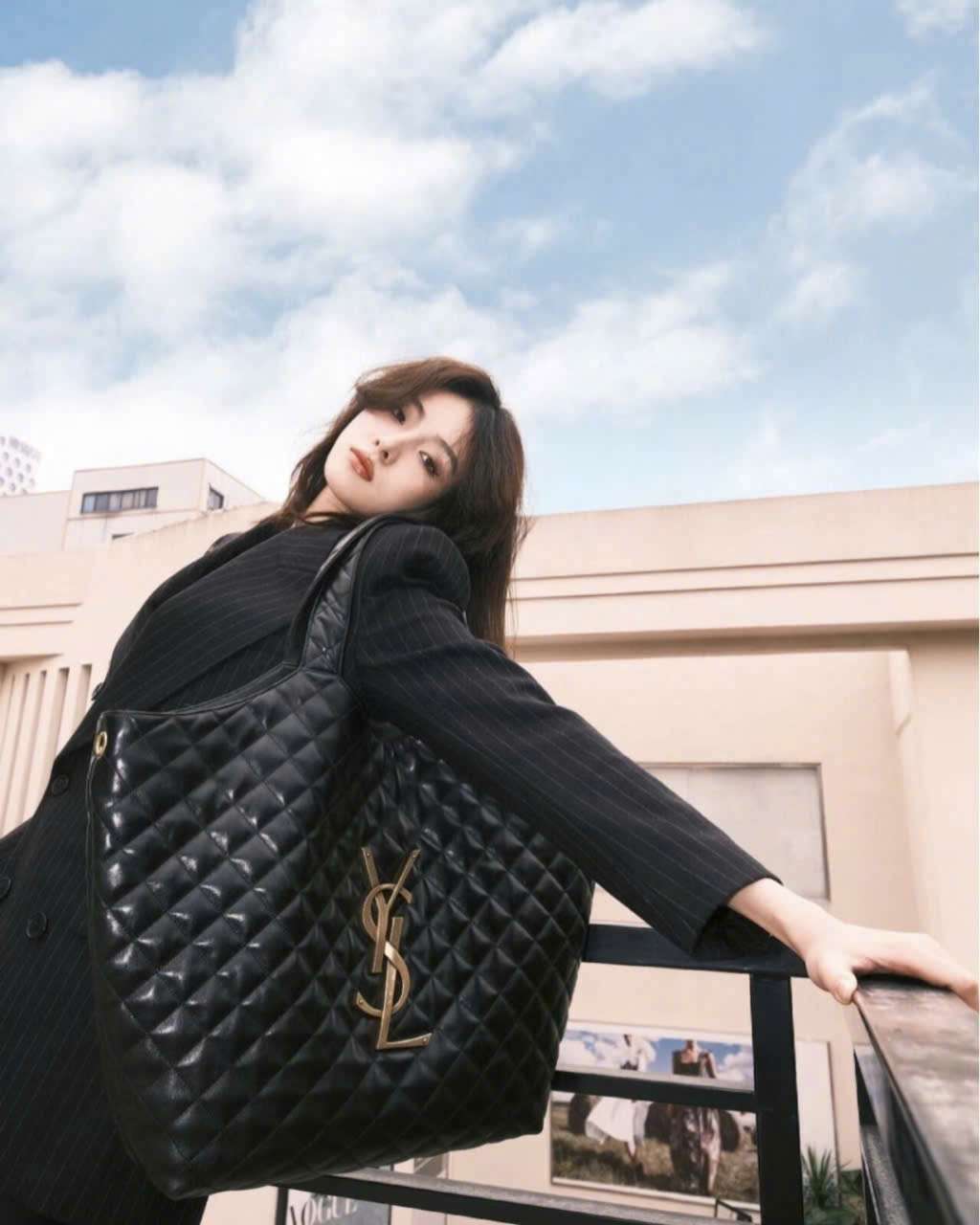 túi xách Ysl size lớn cá tính màu đen chất lượng Vip túi xách Ysl size lớn cá tính màu đen chất lượng Vip