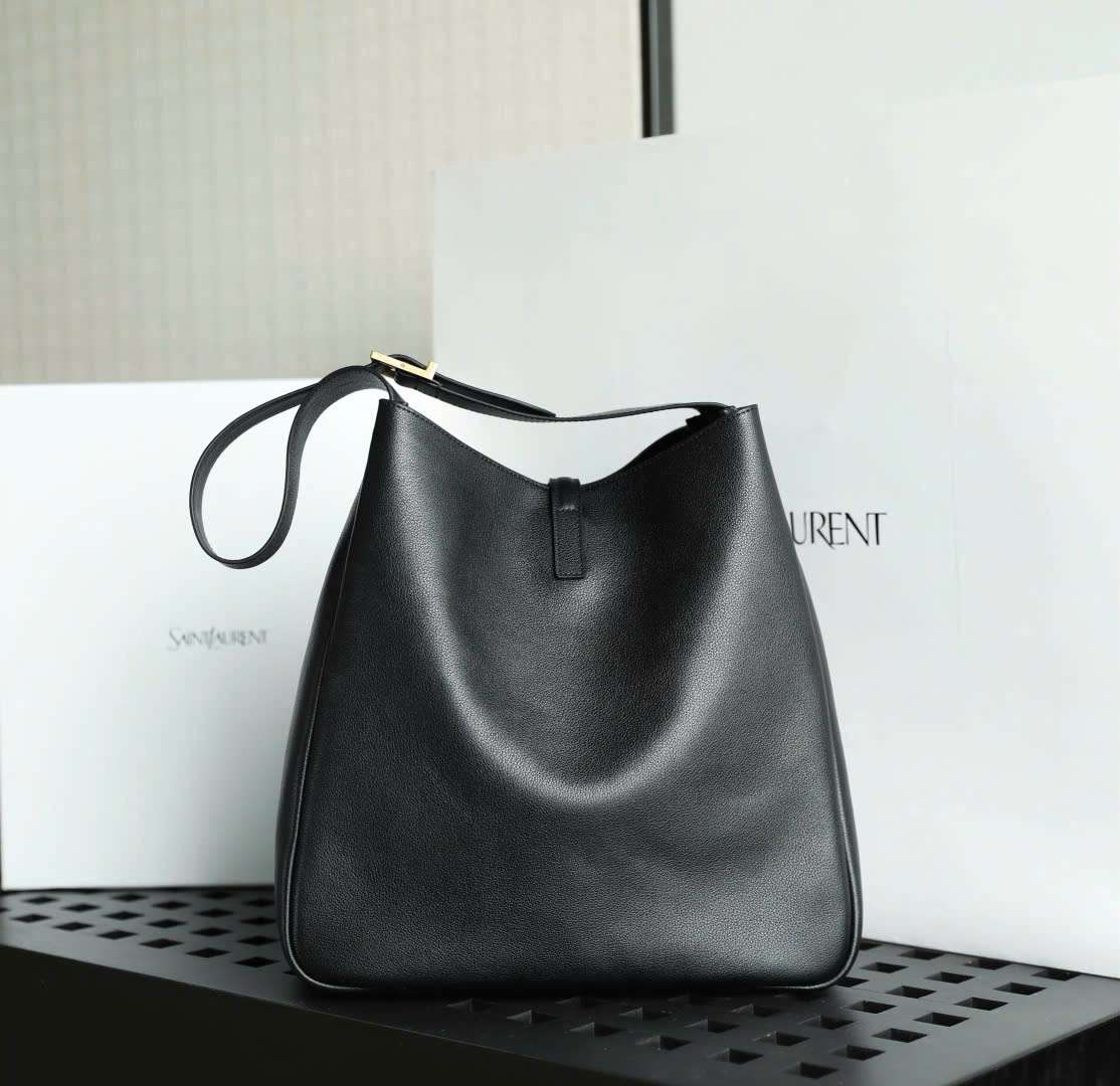 Túi Ysl LE 5 À 7 Vip 1:1 Màu Đen Da Bò Logo Nổi Túi Ysl LE 5 À 7 Vip 1:1 Màu Đen Da Bò Logo Nổi