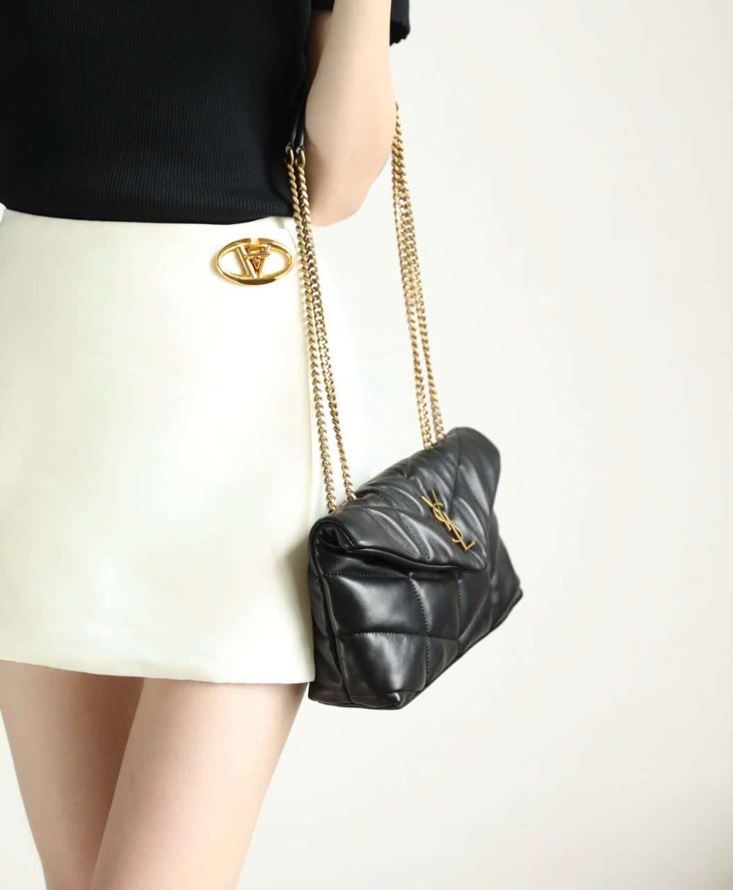 Túi Ysl LouLou Buffer Da Cừu Đen Vip 22cm Túi Ysl LouLou Buffer Da Cừu Đen Vip 22cm
