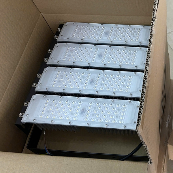 [Philips Inside] Đèn Pha LED Modules Chiếu Sáng Sân Tennis Pickleball Citilight CTL154M 200W LED300/CW 220-240V 30000LM